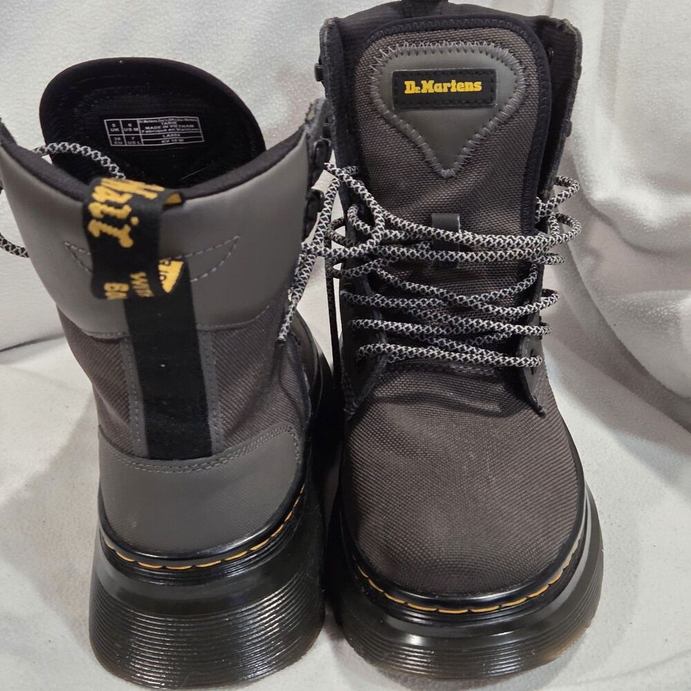 Dr Martens Tarik Boots Gray Lace Ankle Utility Combat Sz 6 Mens Womens 7 Unisex